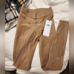 Alo alosoft high-waist head start leggings NWT $118 XXS Almond